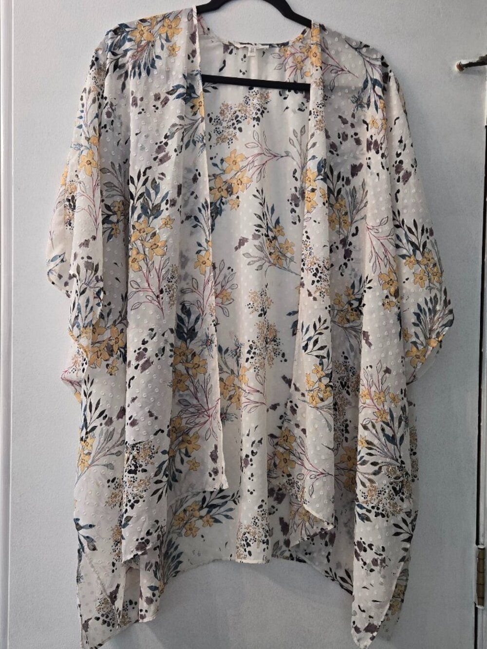 Maurices One Size Womens Short Sleeve Open Front Floral Kimono clip dot boho